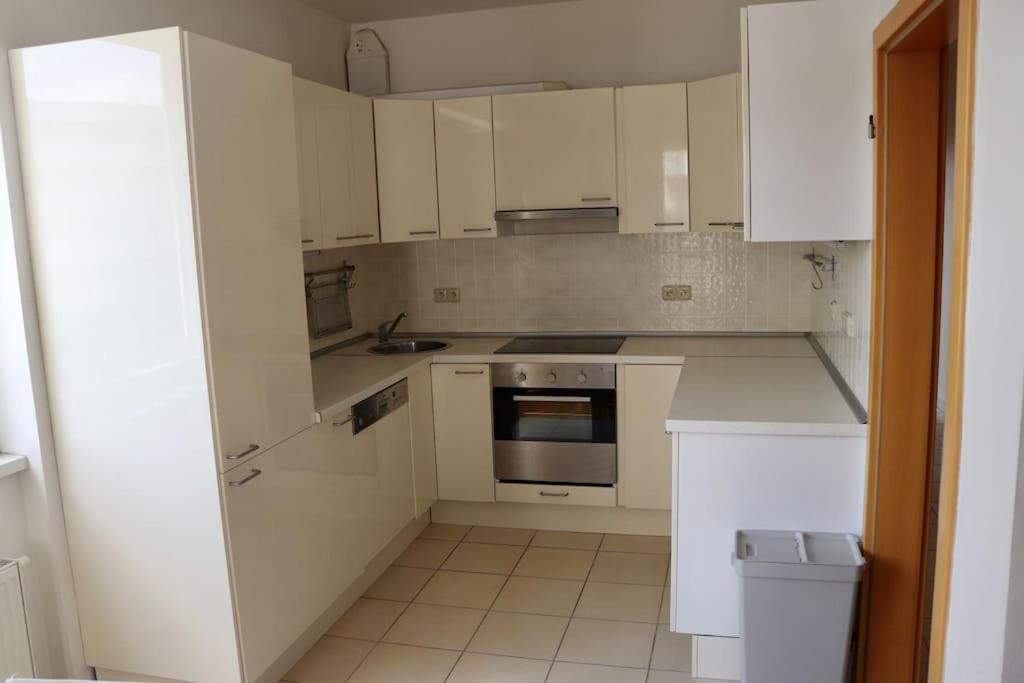 Hurka - 15 Min Do Centra, Garaz Apartament *